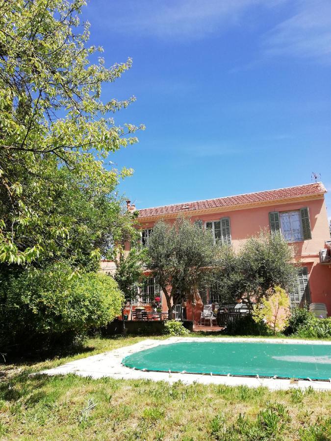 Bed and Breakfast Lolifan En Provence Бриньоль Экстерьер фото